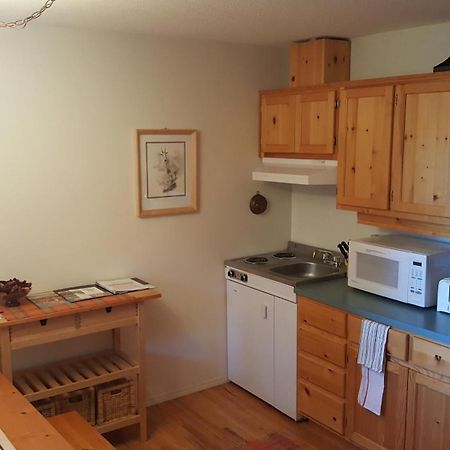 Wettstone Guest Ranch Bed & Breakfast Bridge Lake Стая снимка