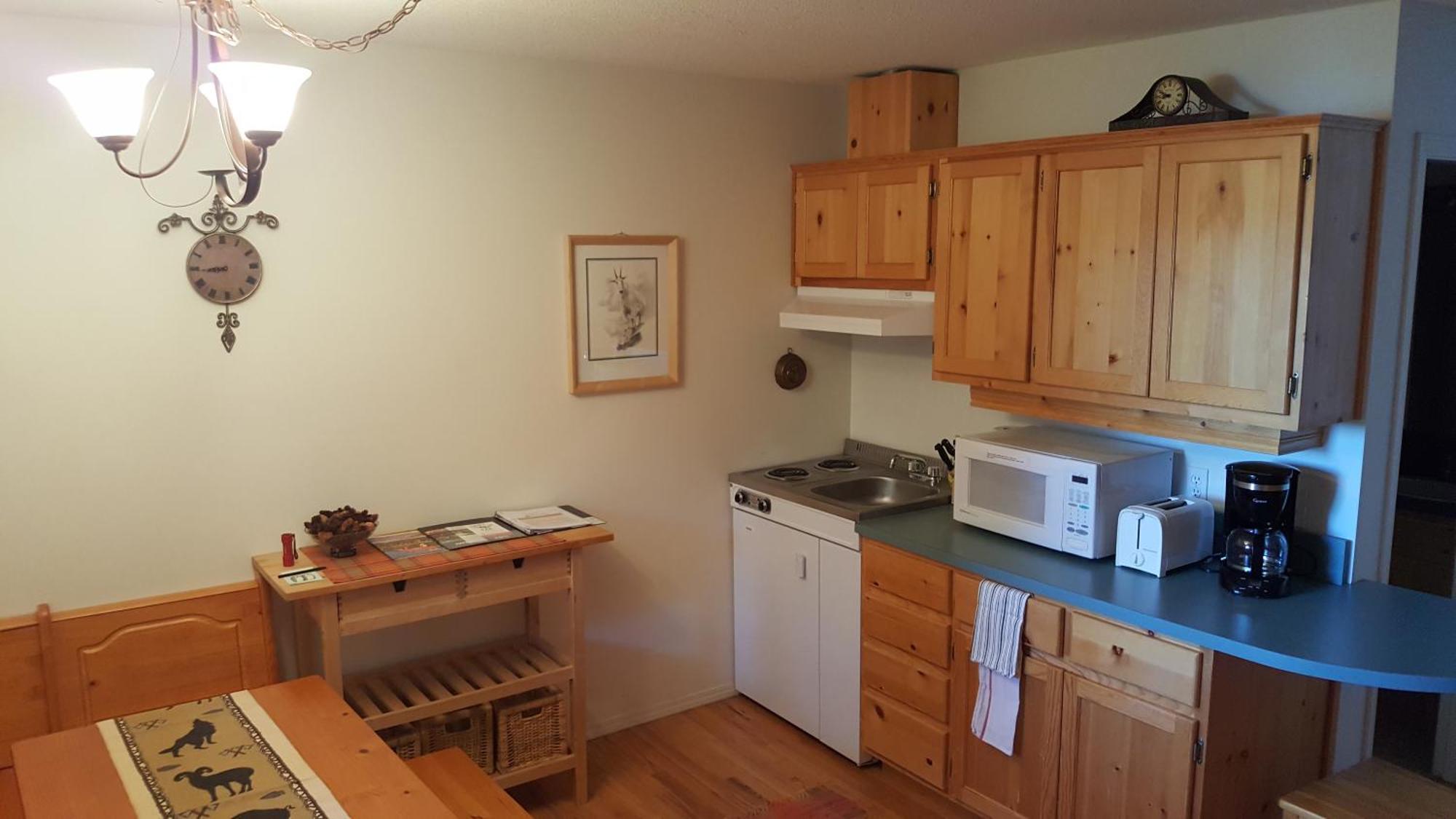 Wettstone Guest Ranch Bed & Breakfast Bridge Lake Стая снимка
