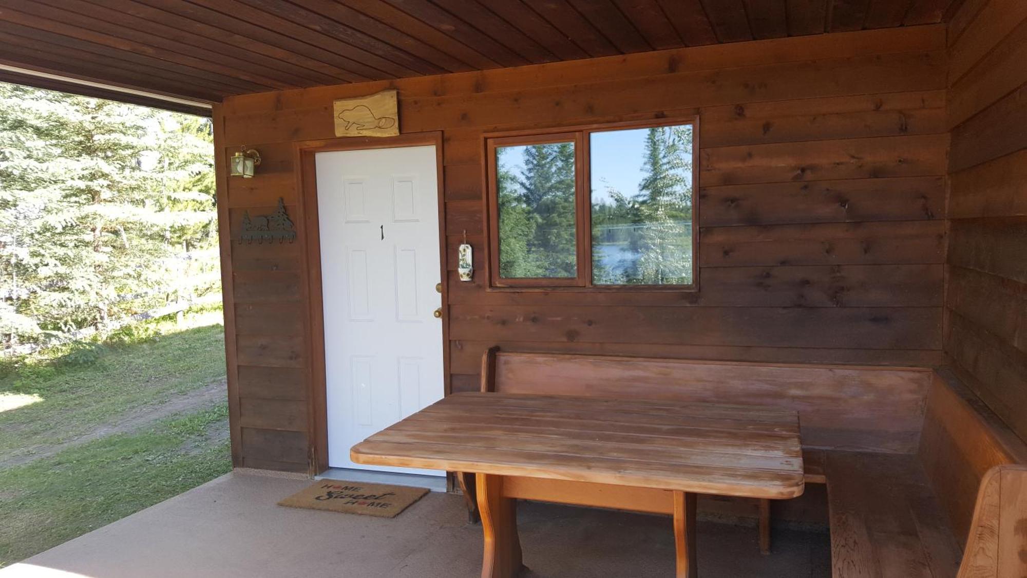 Wettstone Guest Ranch Bed & Breakfast Bridge Lake Стая снимка