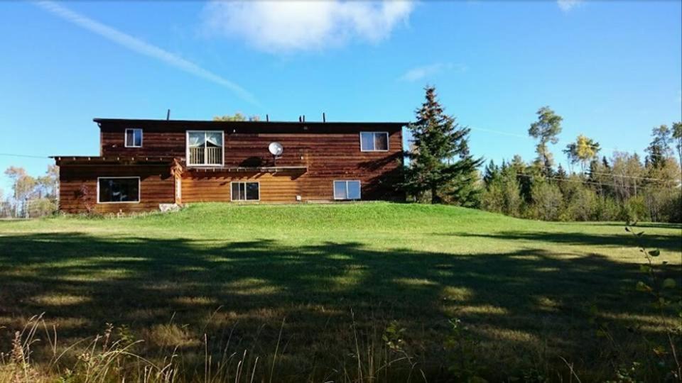 Wettstone Guest Ranch Bed & Breakfast Bridge Lake Стая снимка