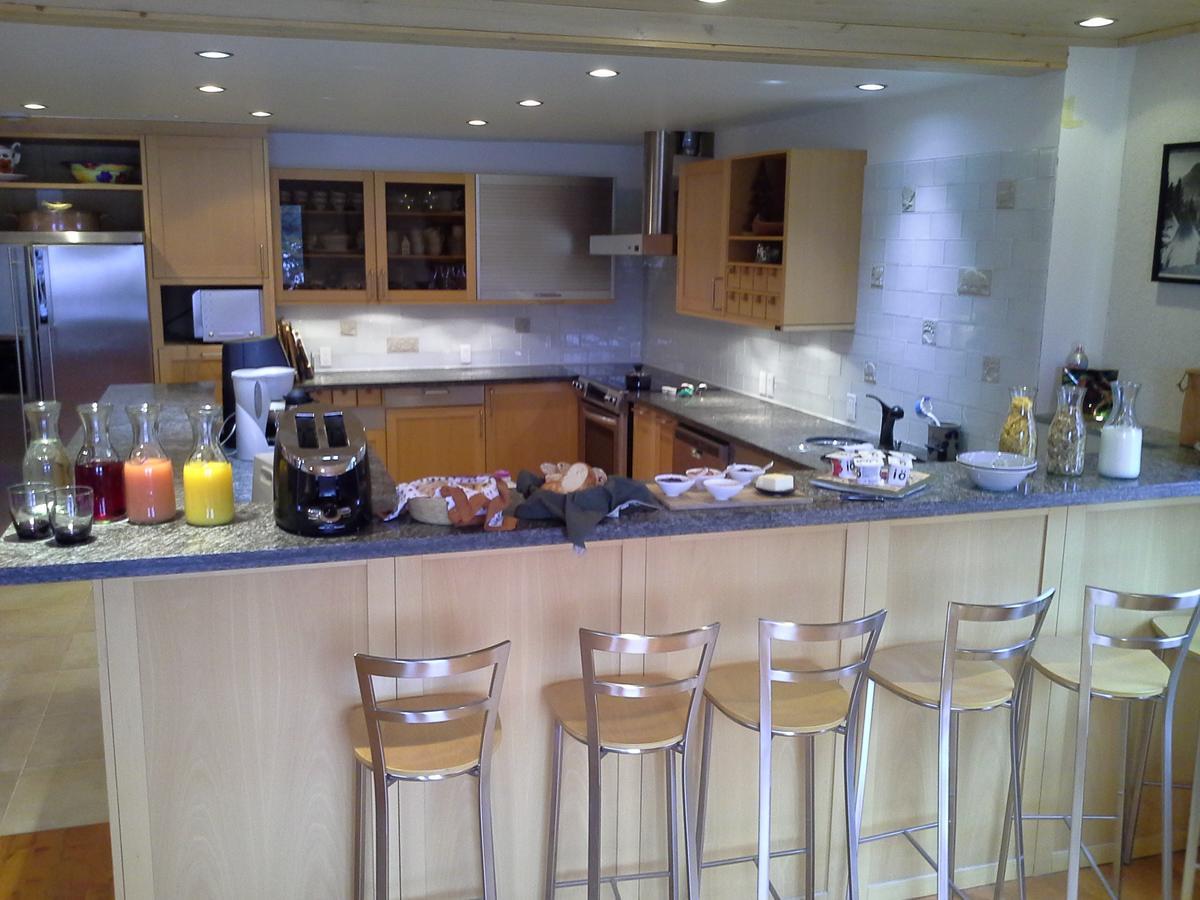 Wettstone Guest Ranch Bed & Breakfast Bridge Lake Екстериор снимка