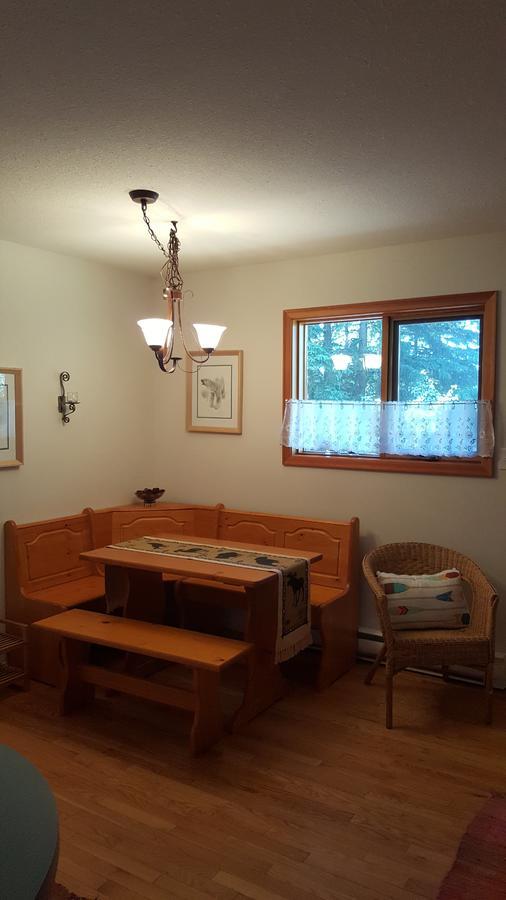 Wettstone Guest Ranch Bed & Breakfast Bridge Lake Екстериор снимка