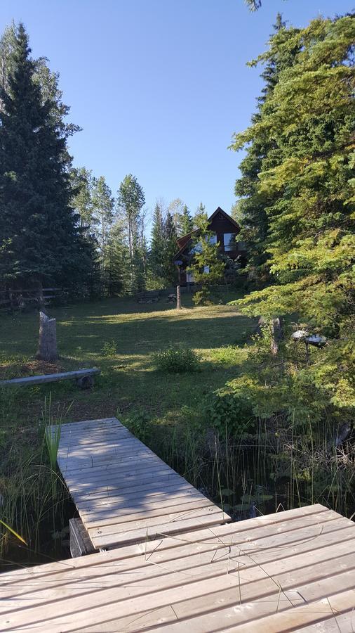 Wettstone Guest Ranch Bed & Breakfast Bridge Lake Екстериор снимка