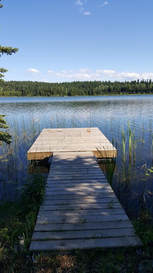 Wettstone Guest Ranch Bed & Breakfast Bridge Lake Екстериор снимка