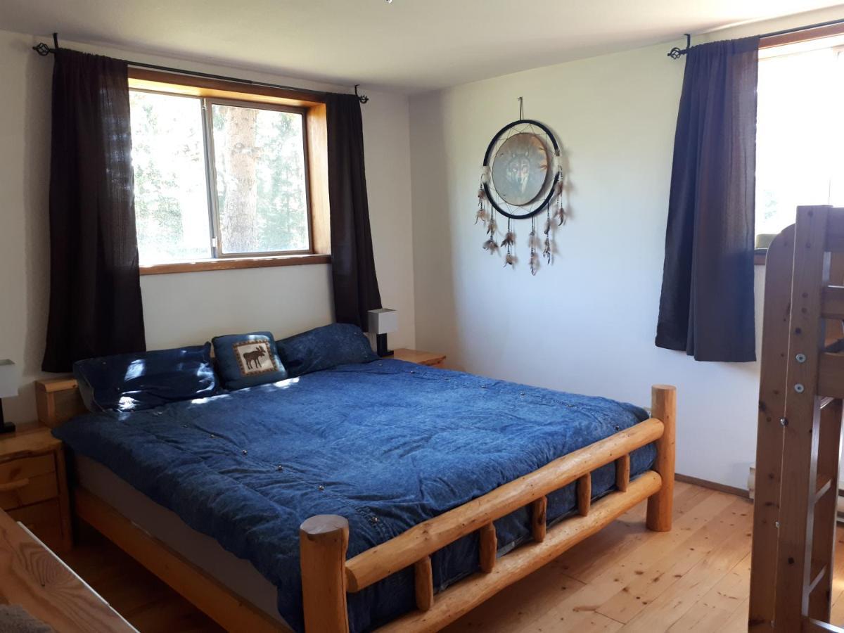 Wettstone Guest Ranch Bed & Breakfast Bridge Lake Екстериор снимка
